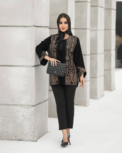 مانتو زنانه مزونی کرپ جت اندونزی و مخمل سوزندوزی
