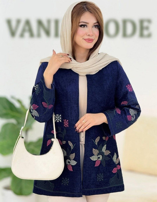 مانتو زنانه یلدایی مخمل گلدوزی شده